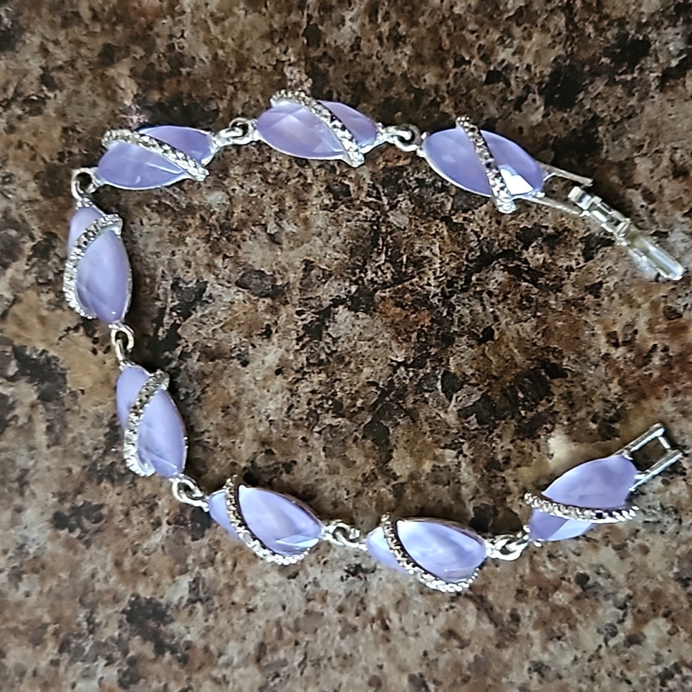 Vintage Avon glass and rhinestone bracelet